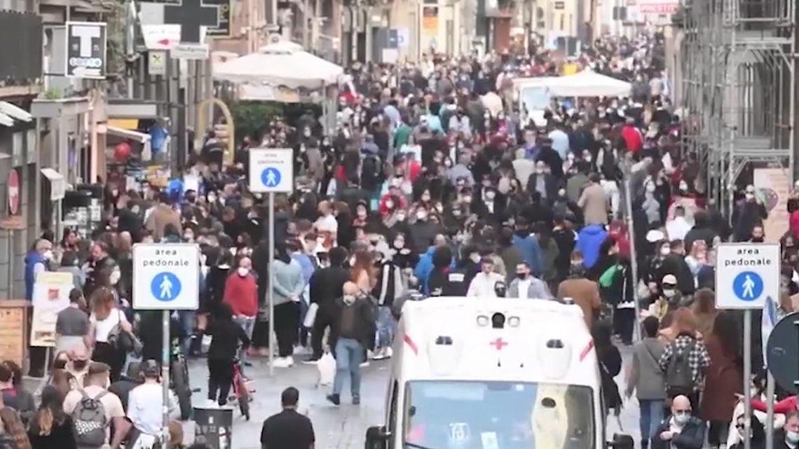 MASCHERINE, DA OGGI DECADE L’OBBLIGO IN TUTTA ITALIA: IN CAMPANIA FINO AL 31 LUGLIO